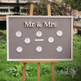Platzanweiser Mr. & Mrs. für Hochzeit mieten